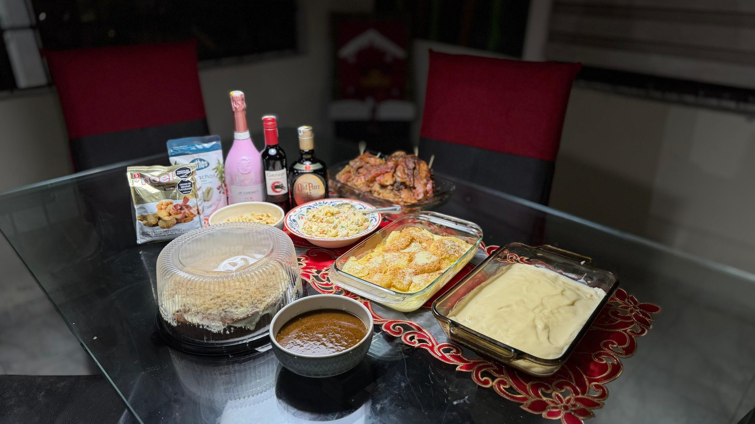 Tradición de fin de año: pernil de cerdo y sancocho de gallina como protagonistas festivos en Colombia