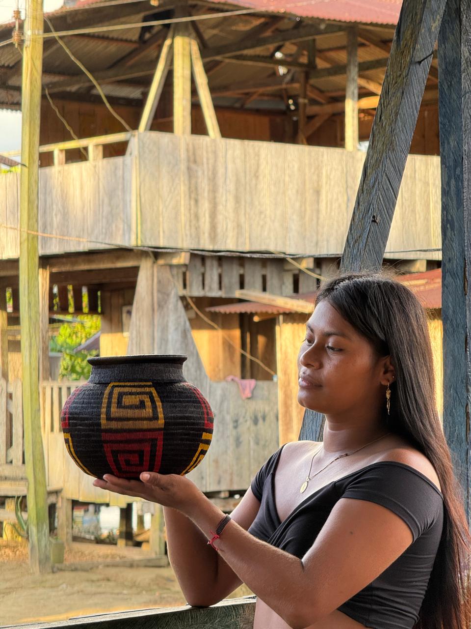 157 artesanas indígenas Wounaan fortalecen producción y tejido social en zonas de difícil acceso del Chocó
