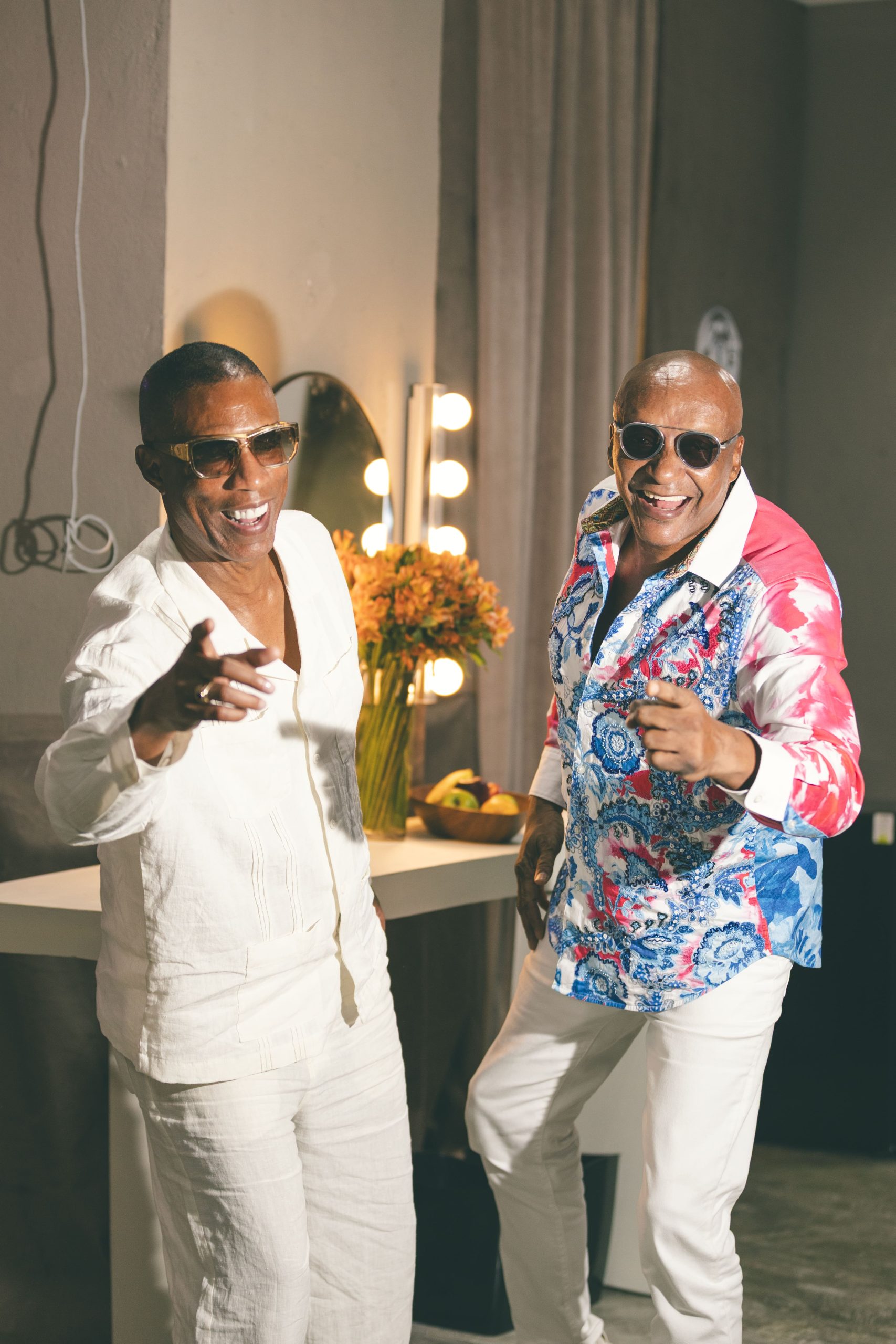 Guayacán Orquesta celebra 40 años con “Salsa de Barrio Caleño” y estrena el video oficial de “Amé a Mi Manera”